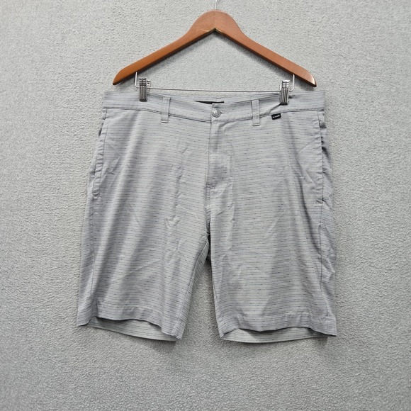 Travis Mathew Other - Travis Mathew Men Shorts 36 Gray Striped Chino Casual 8" Inseam Logo Stretch